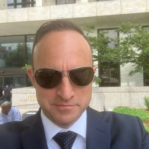 Meet your Posher, Vauger